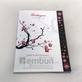 Kartu undangan bunga sakura